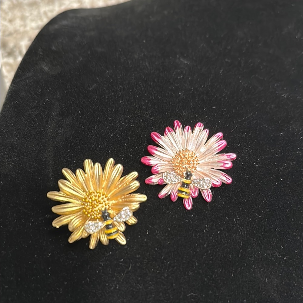 Gold Floral Bee Brooch